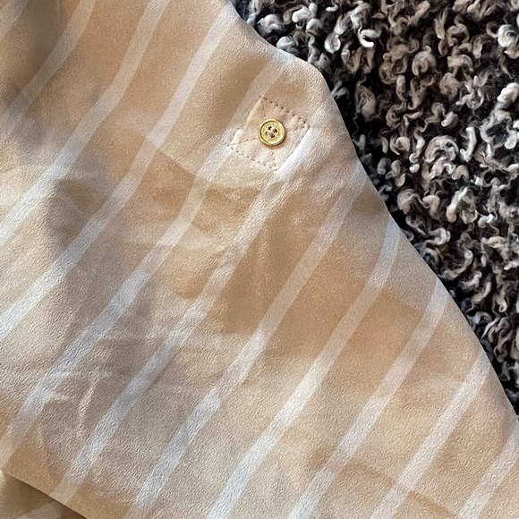 🟢5/$25 Calvin Klein top - Picture 9 of 12